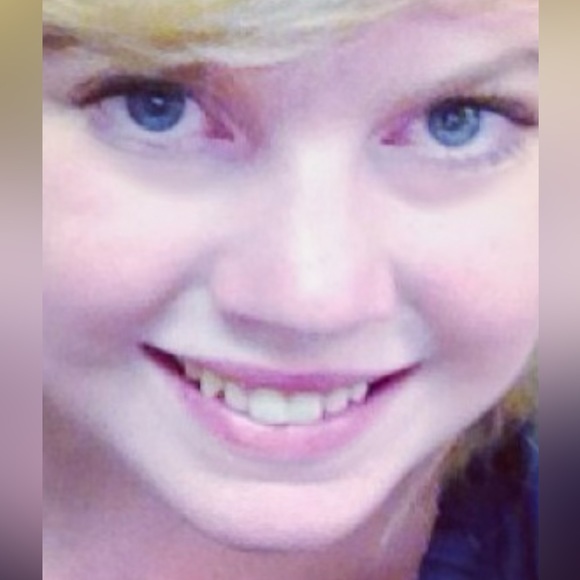 Meet Your Posher CindyLou 5 Star ⭐️ Rating Ambassador II, Bundles Are Best Deals - Picture 15 of 16